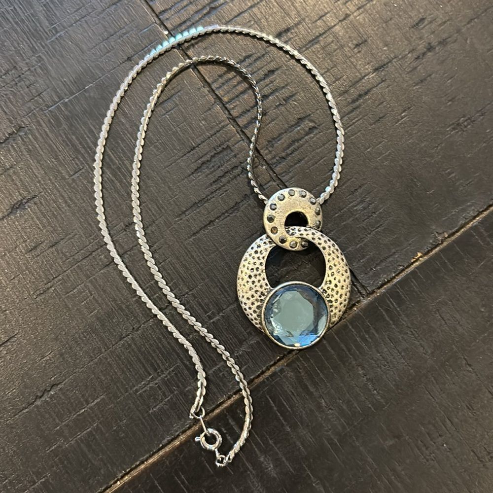 VINTAGE DESIGNER SIGNED KIAM FAMILY BLUE GEMSTONE PENDANT NECKLACE